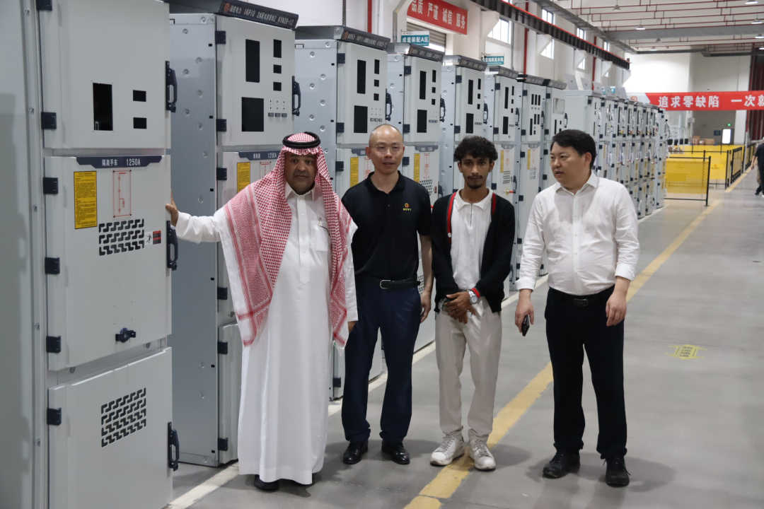 Saudi Prince's Delegation Visits Guokong Electric — 11