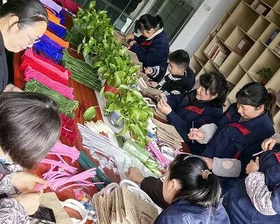 Painting Spring by Hand | Guokong Electric Celebrates International Women's Day with Flowers — 5