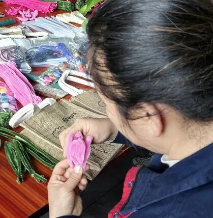Painting Spring by Hand | Guokong Electric Celebrates International Women's Day with Flowers — 14